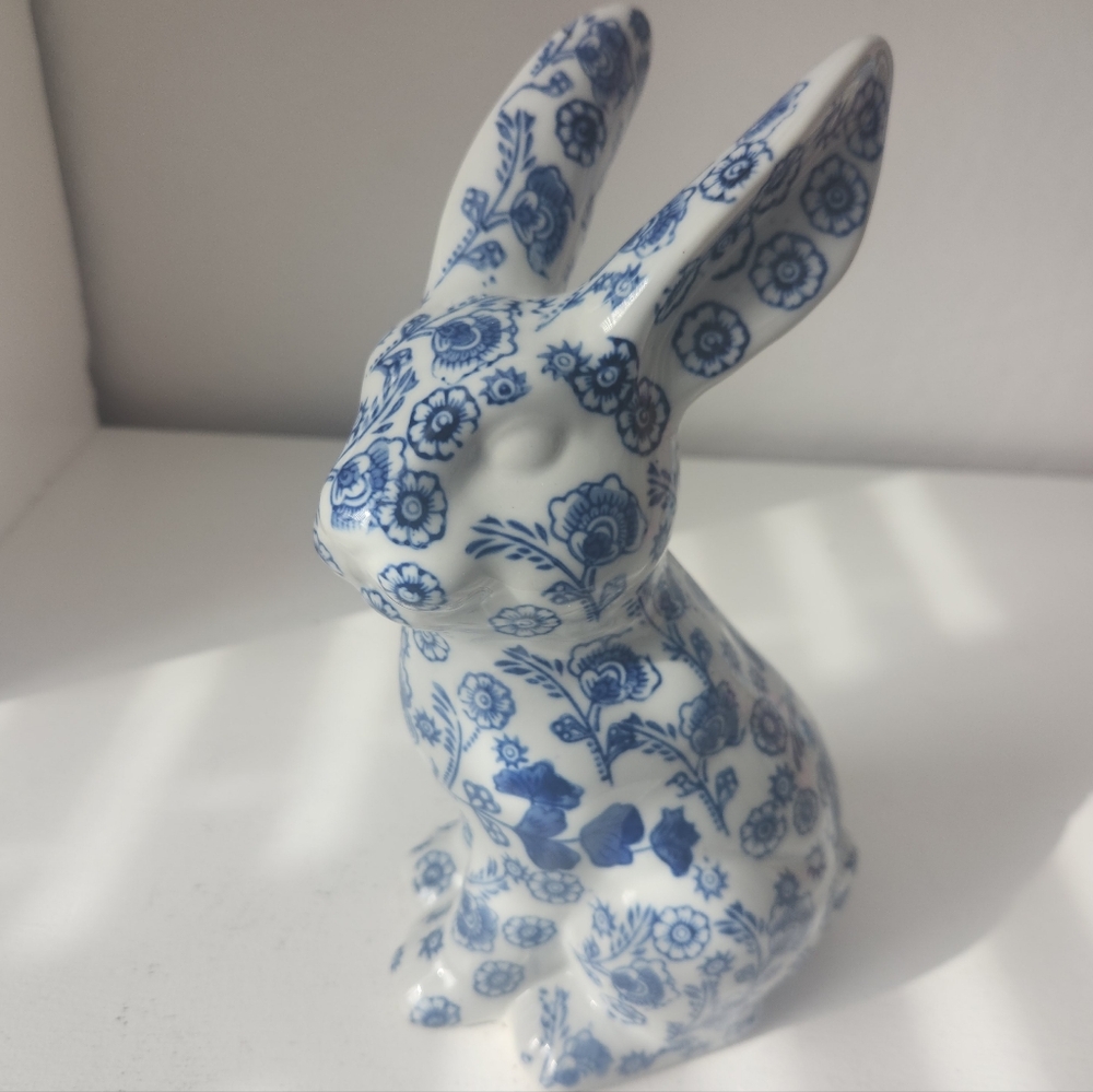 Begonia Market Chinoiserie Bunny Blue and White Floral Ceramic - Picture 10 of 11